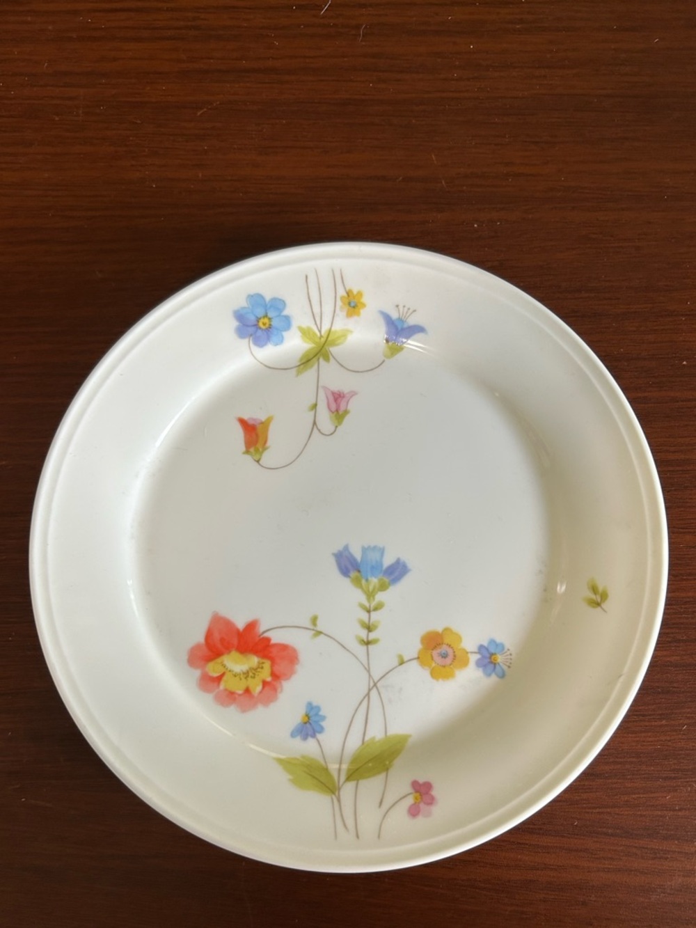 Vintage Mikasa “Just Flowers” set of 3 dessert plates, 7.75”. No chips, cracks